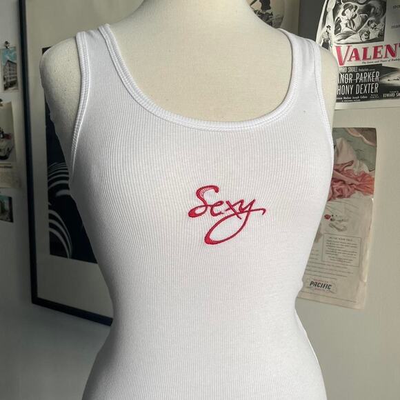 Sexy embroidered tank - Picture 2 of 5